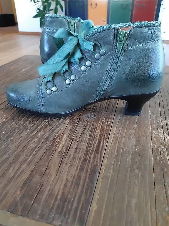 Scarpe da donna: Wunderschöne Lederschuhe – Usato da Obernau venduto da cl9re4no18