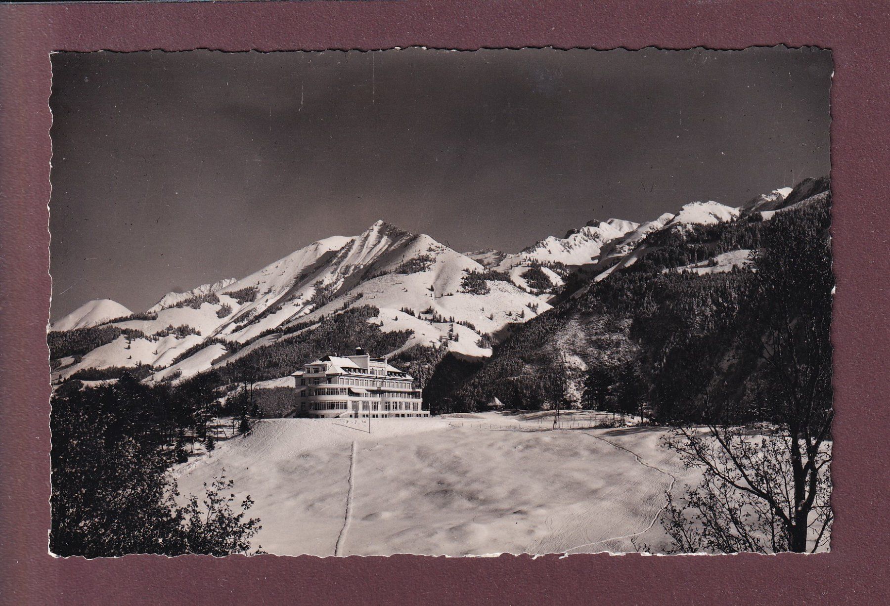 Cartoline postali: LES SCIERNES - Le Rosaire – Usato da Pully venduto da nicecards