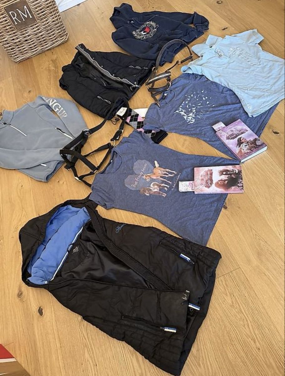 Lotti & Set di vestiti: Reitkleider set Tommy Hilfiger – Usato da Adligenswil venduto da Porzel 1