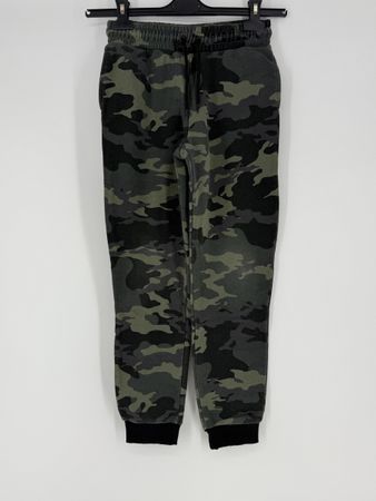 Camouflage Trainerhose Gr. 140/146 von Primark 