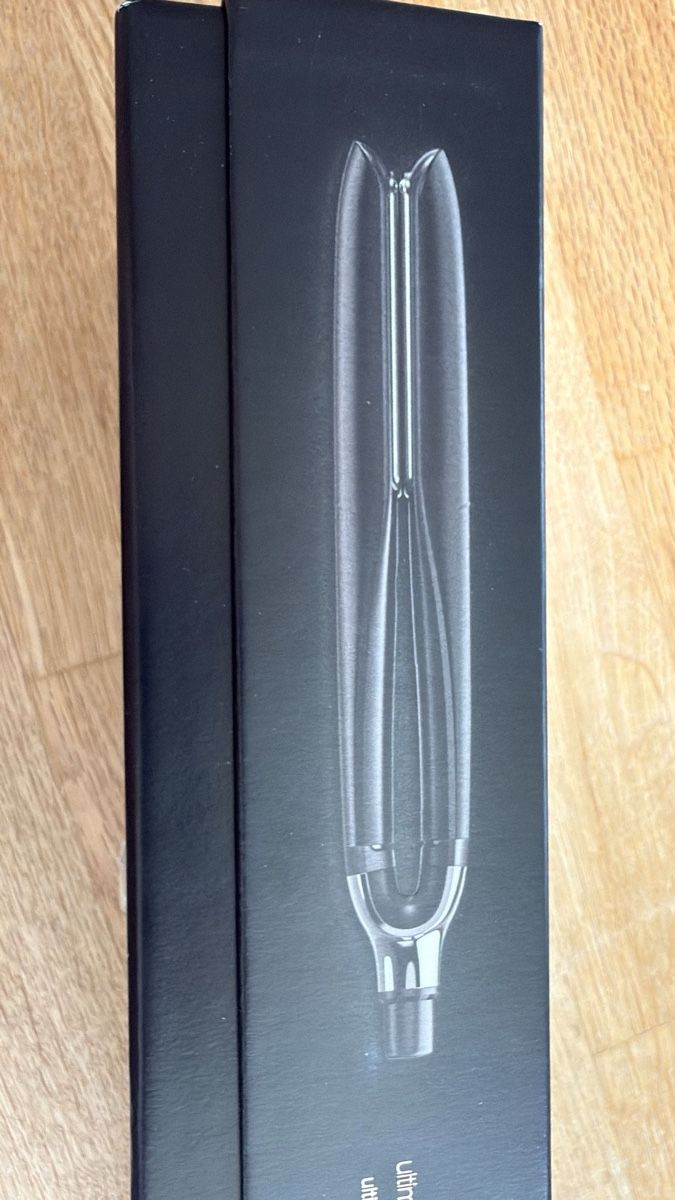 GHD Piastre & Arricciacapelli: ghd Platinum+ styler - NEU und ORIGINALVERPACKT – Nuovo e nell'imballaggio originale da Himmelried venduto da Truzzas 1