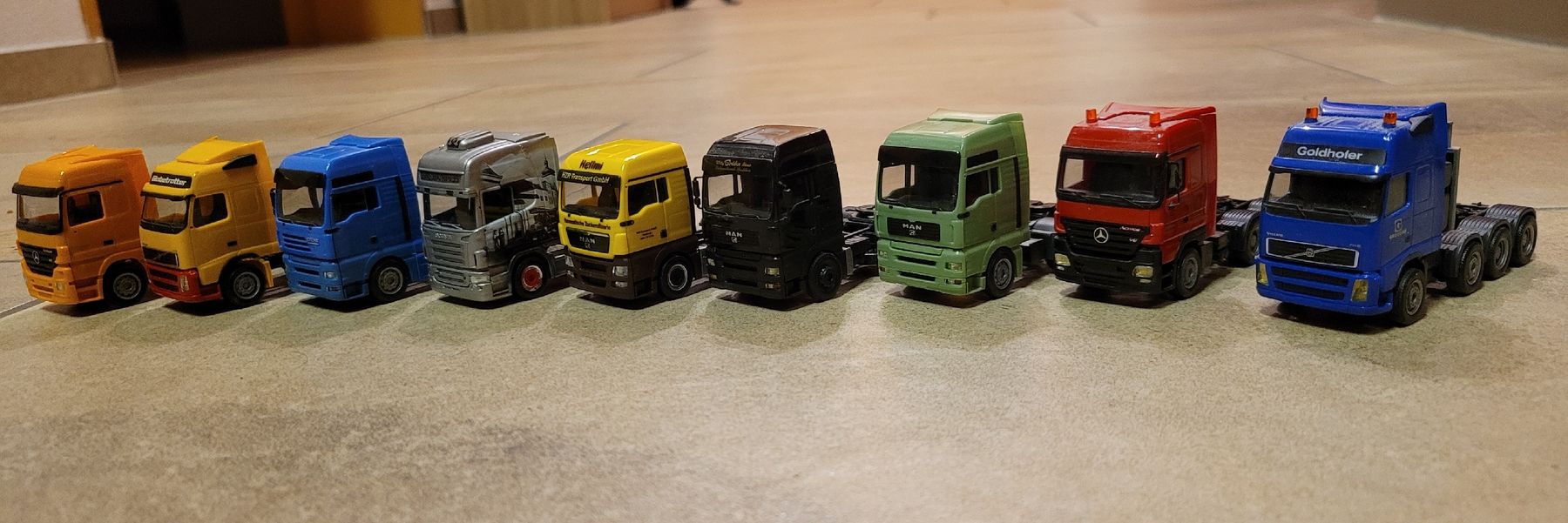 Herpa Kit di modellismo & Modellini statici: Herpa LKW's 1:87 – Usato da Hettiswil venduto da kuese85 5