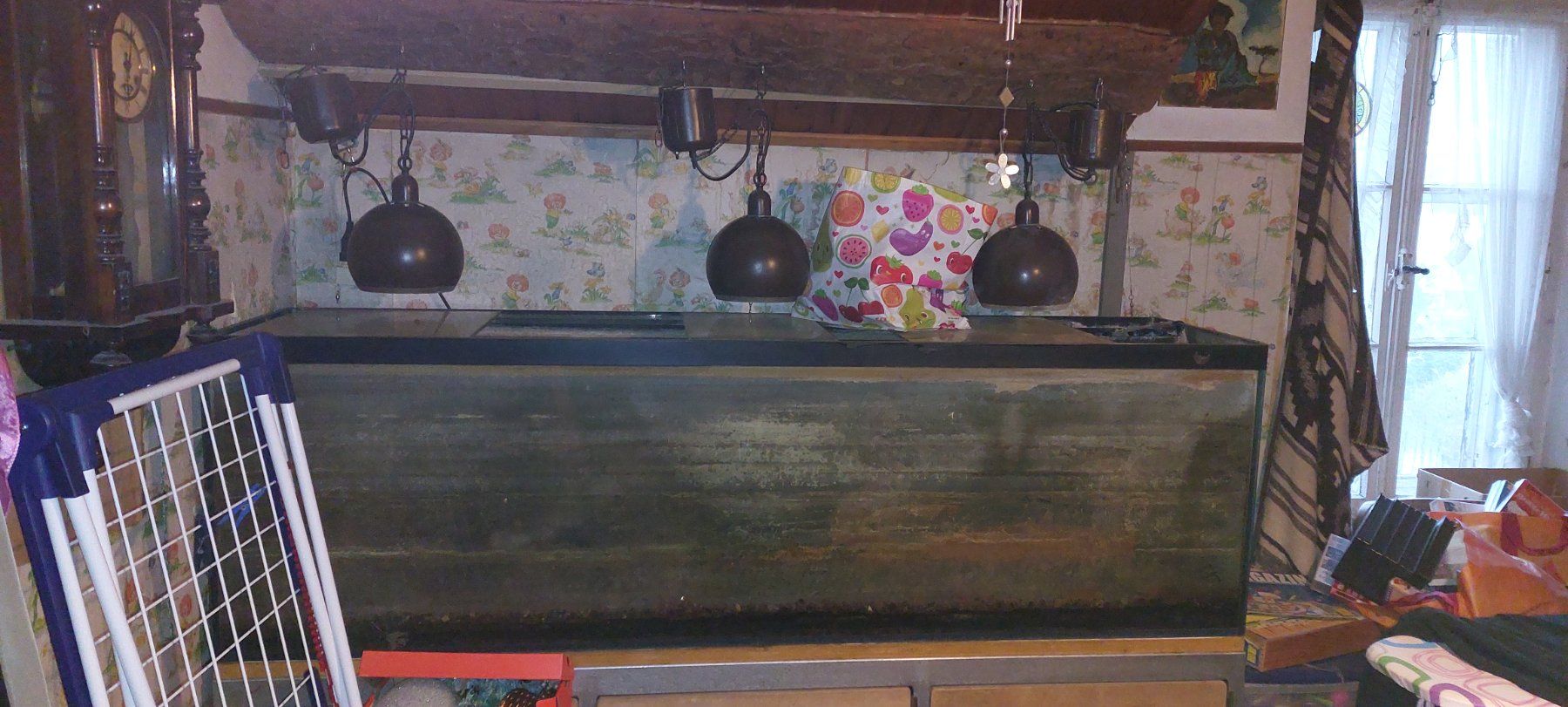 Acquari: Grosses Aquarium mit Unterschrank – Usato da Brislach venduto da ericCH
