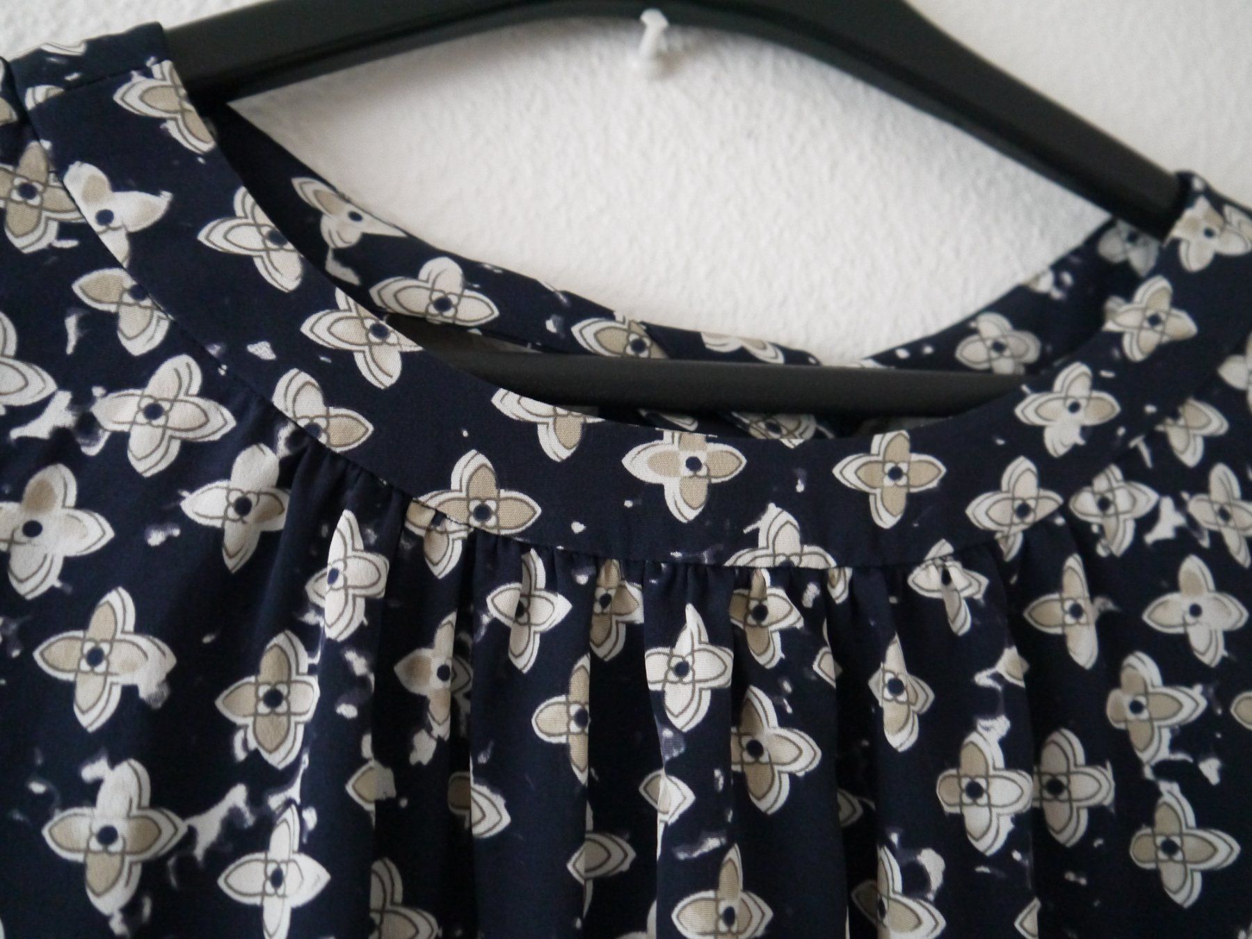 Hemisphere Vestiti: Hemisphere Kleid aus 100% Seide / Gr.M – Usato da Hagendorn venduto da Blaf 1