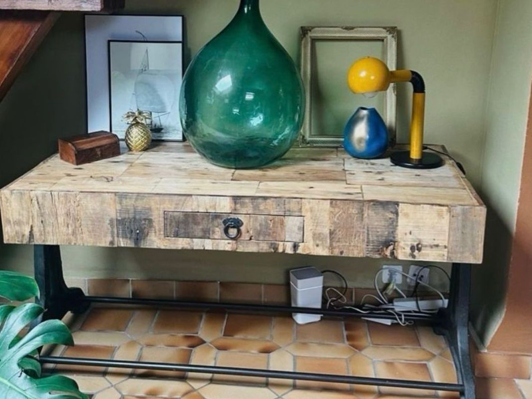 Tavoli: Unique Industrial Style Wooden  Table with Drawer – Usato da Vevey venduto da ledidream