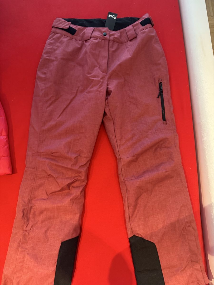 Hosen: Schneehose, neu und ungebraucht für Kinder   – Neu und originalverpackt aus Grenchen von ljubiixaa