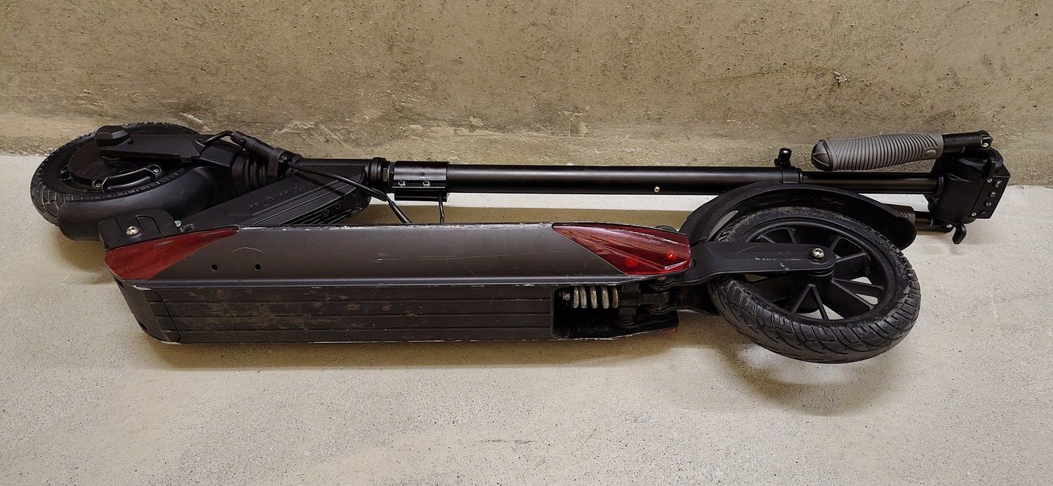 Kickboard: Trottinette électrique E-TWOW Booster V – Usato da Le Grand-Saconnex venduto da retrogamecollector 3