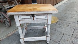 Antiker Holz-Tisch mit Schublade, shabby chic Stil!