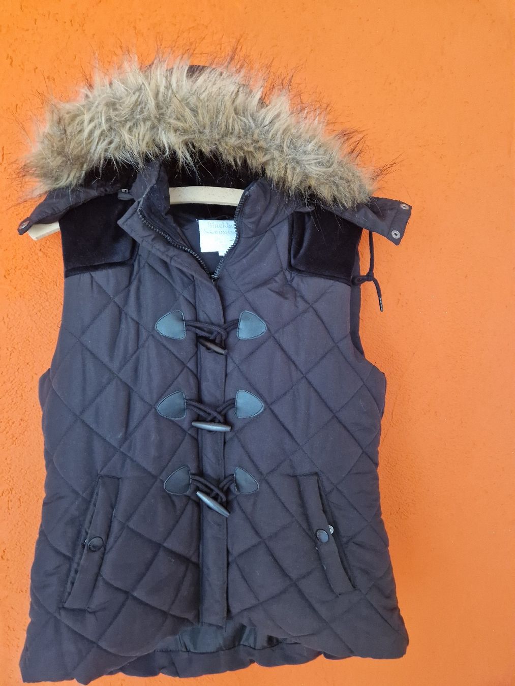 Lotti di vestiti: Kleiderset magenta/schwarz – Usato da Wilen (Sarnen) venduto da Ponok 1