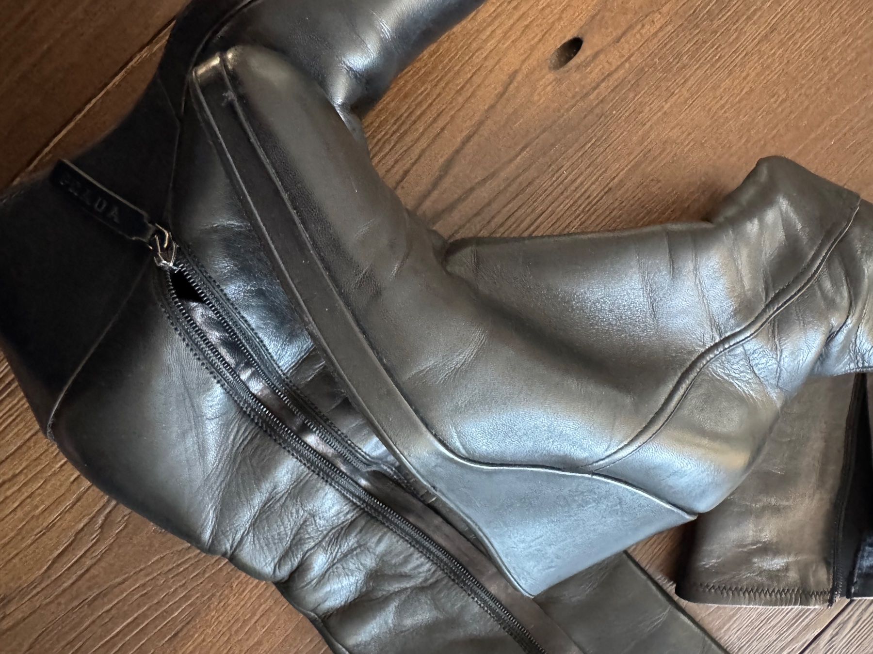 Prada Scarpe da donna: Prada Stiefel Gr 36 schwarz Vintage – Usato da Bottighofen venduto da Swisssu11 5
