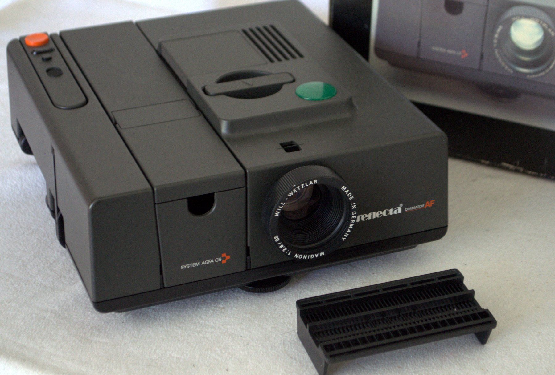 Vidéoprojecteurs: Reflecta Diamator AF Diaprojektor  /  projecteur – D'occasion à Collonges par arashee 2