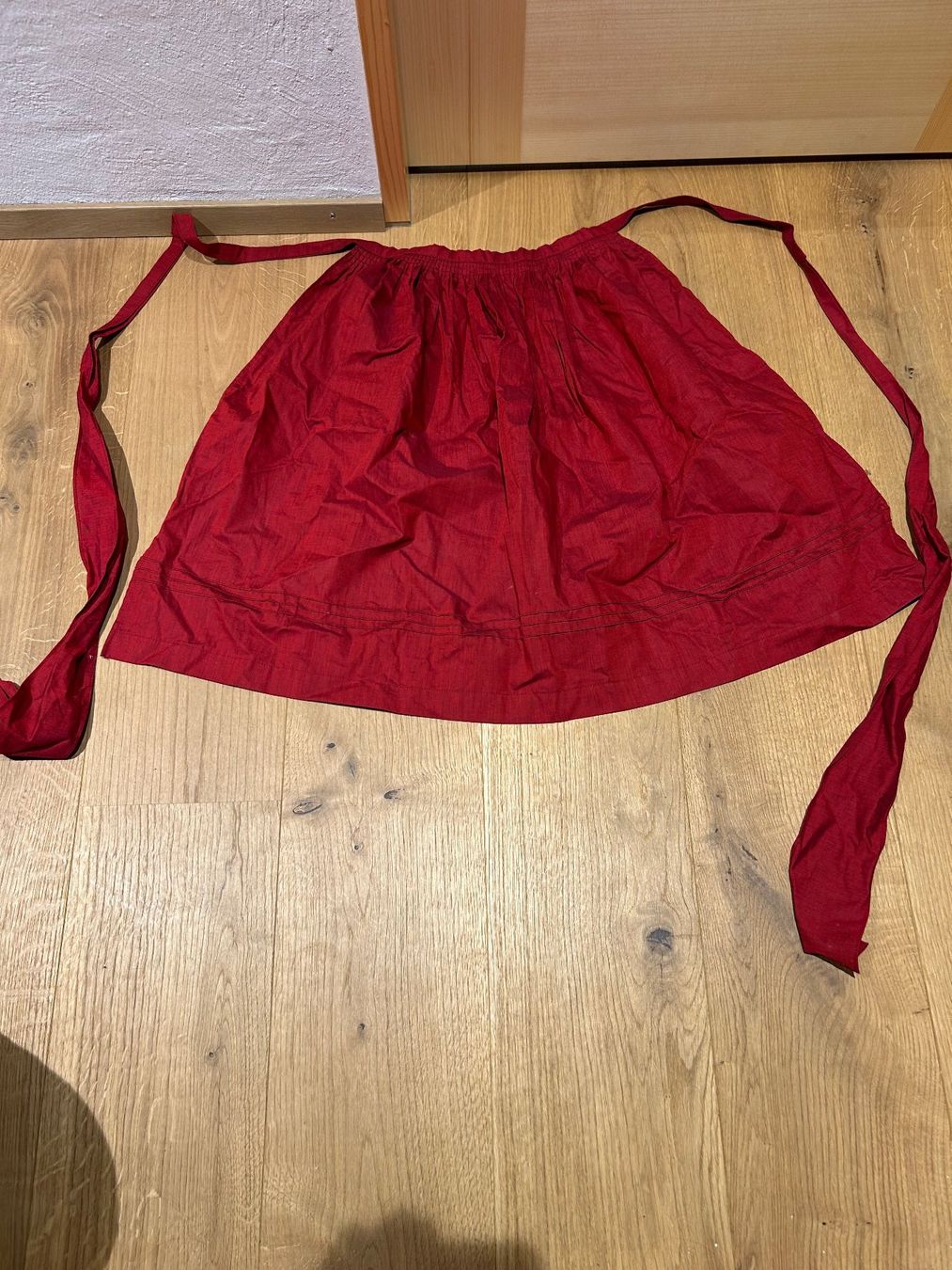 Kostüme: Dirndl mit Bluse & Schürze aus der Dirndl Ecke am Platzl – Gebraucht aus Innertkirchen von Urbachtal 6