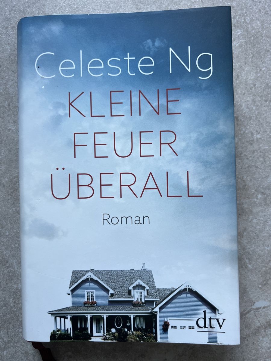 Libri: Celeste Ng: Kleine Feuer überall, Roman – Usato da Schliern b. Köniz venduto da Corinu59