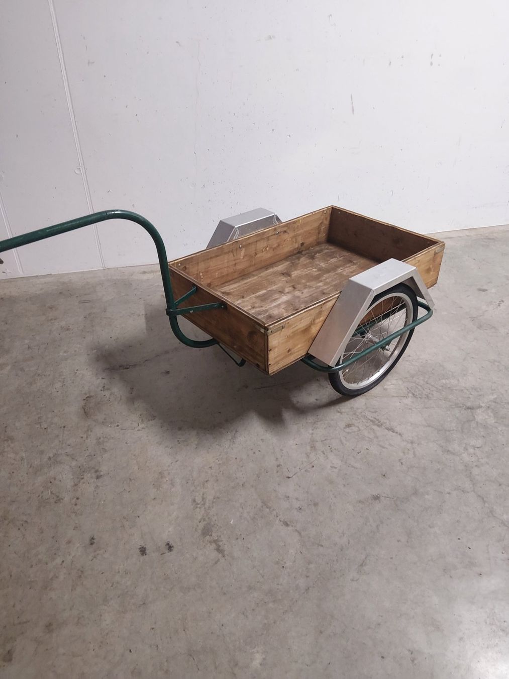 Remorques: Fahrrad oder Mopedanhänger – D'occasion à Nendeln par Andreaas