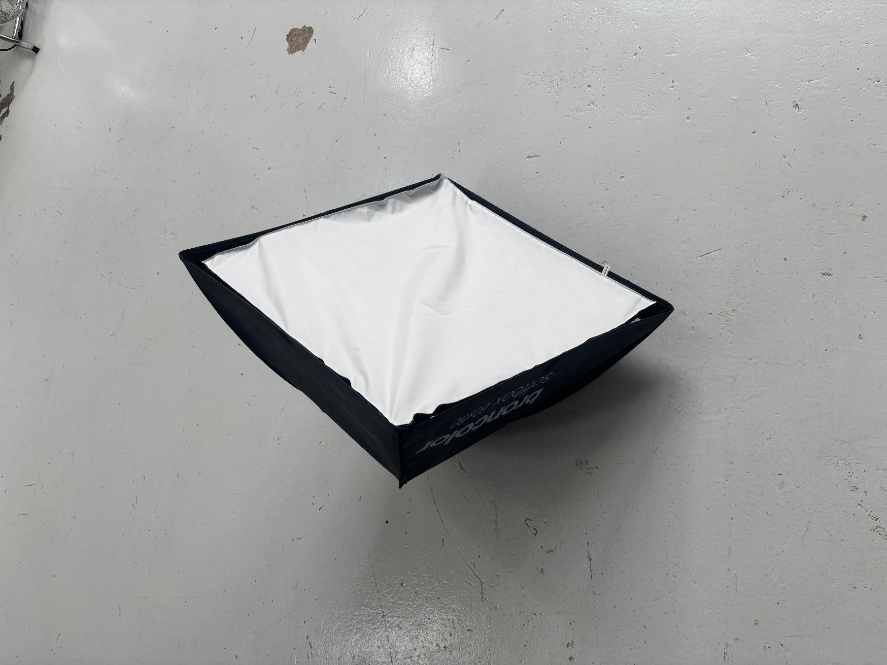 Laboratorio & Camera oscura: Broncolor Softbox 60 60 cm – Usato da Aesch ZH venduto da divetime 3