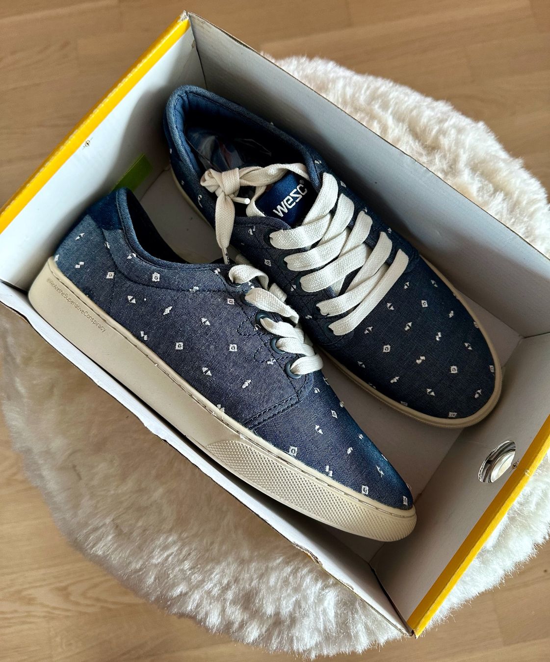 Herrenschuhe: Wesc Freizeit Sneaker, mit dezentem Stickmuster, Nagelneu – Gebraucht aus Regensdorf von KalleButz