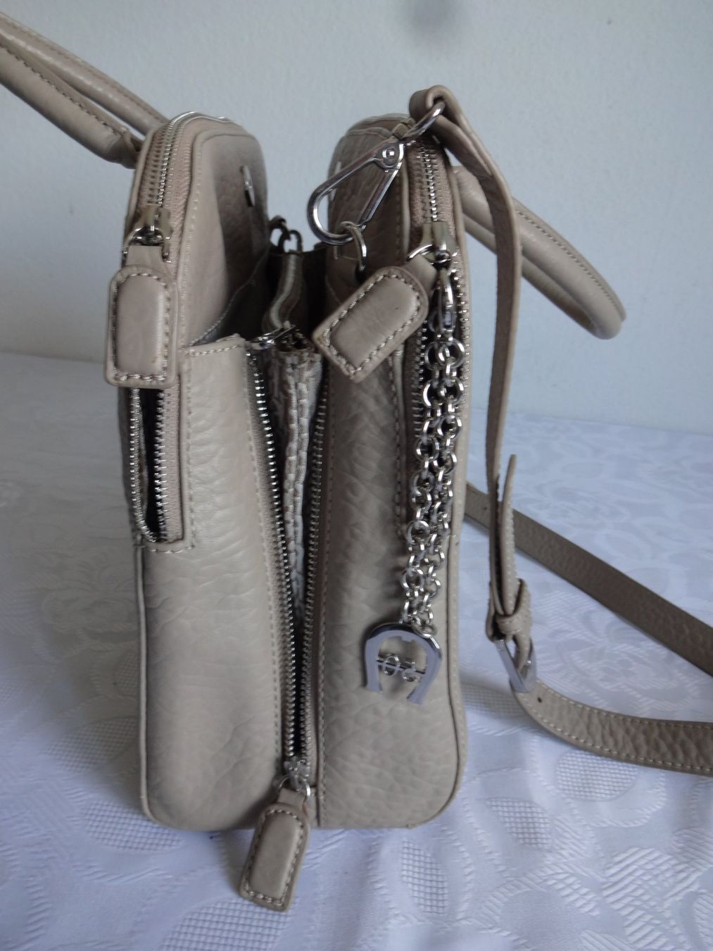 Aigner Borse da donna: Orig. "" AIGNER "" Hand oder Umhänge Leder Tasche – Nuovo (secondo la descrizione) da Frauenfeld venduto da Riaa 5