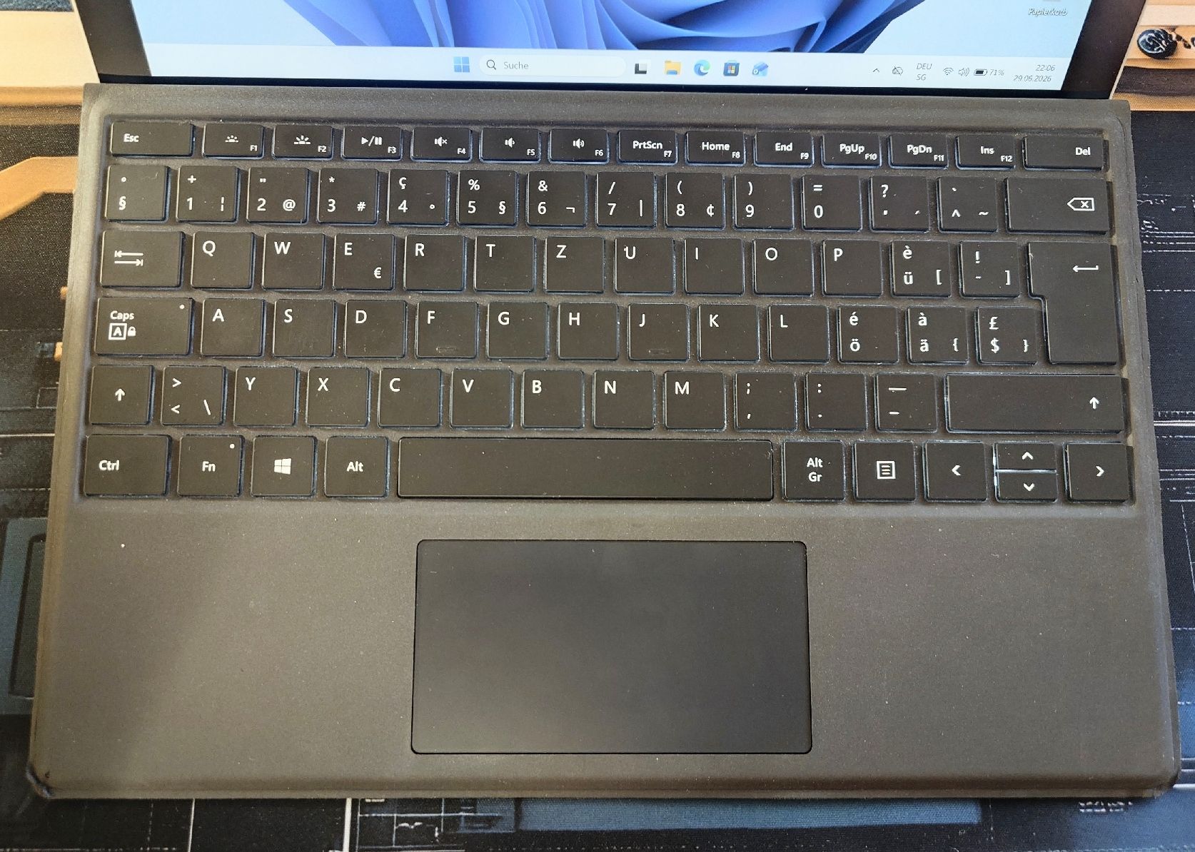 Microsoft Tablet PC: Microsoft Surface Pro 5 | i5 | 8GB | 256GB NVME | Win 11 Pro – Nuovo (secondo la descrizione) da Ennetmoos venduto da Faders 4