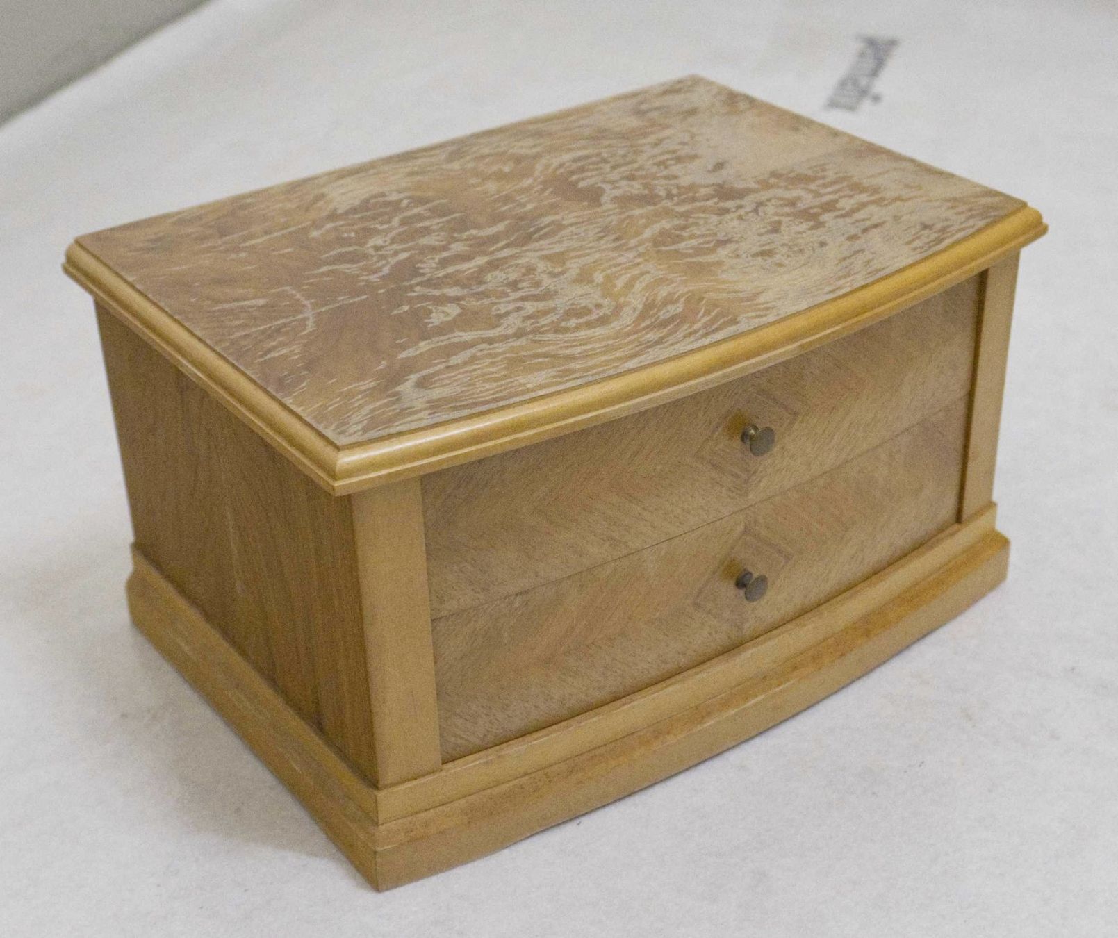 Portagioie: Schmuckschatulle Nussbaum furniert – Usato da Buchs ZH venduto da GRES667 1
