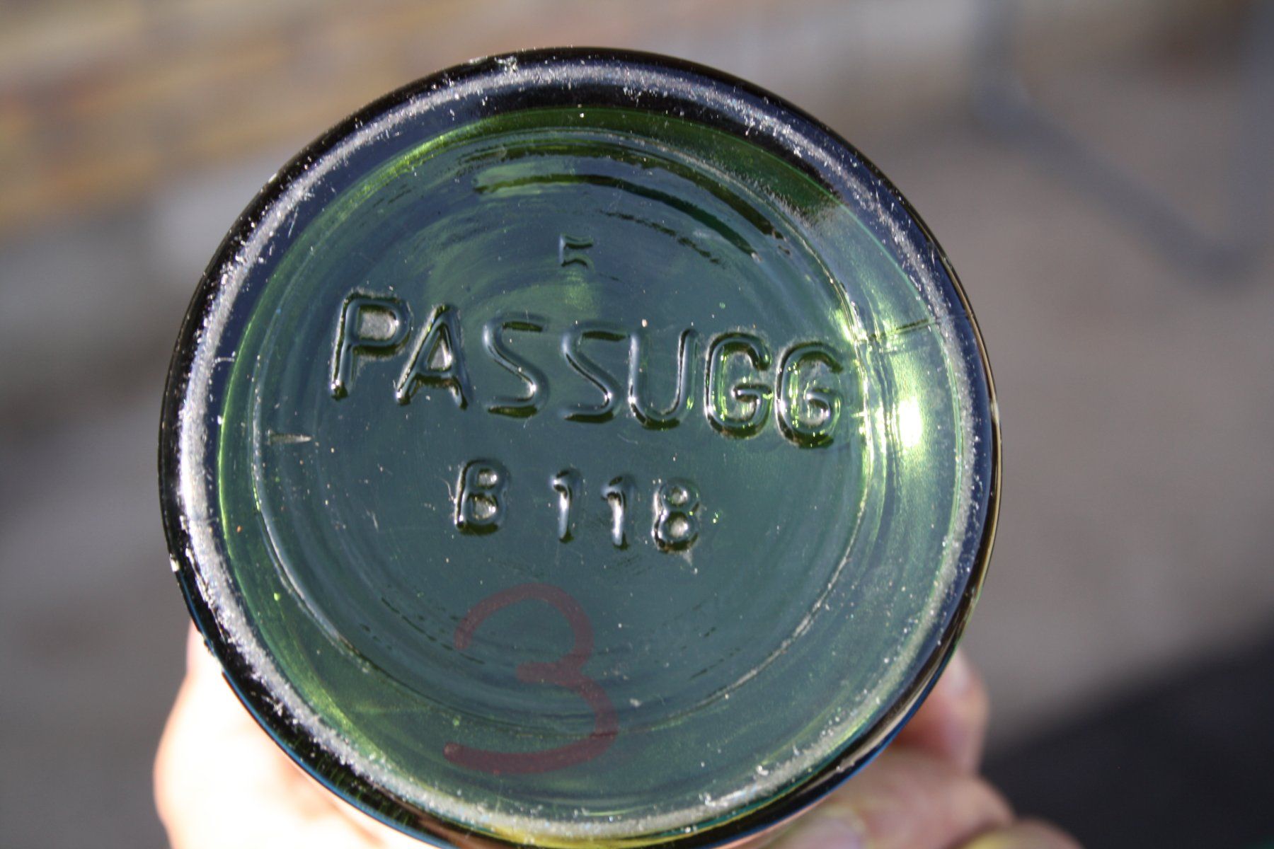 Gläser, Krüge & Flaschen: PASSUGGER BÜGELFLASCHE – Gebraucht aus Wauwil von Pneuedy 8