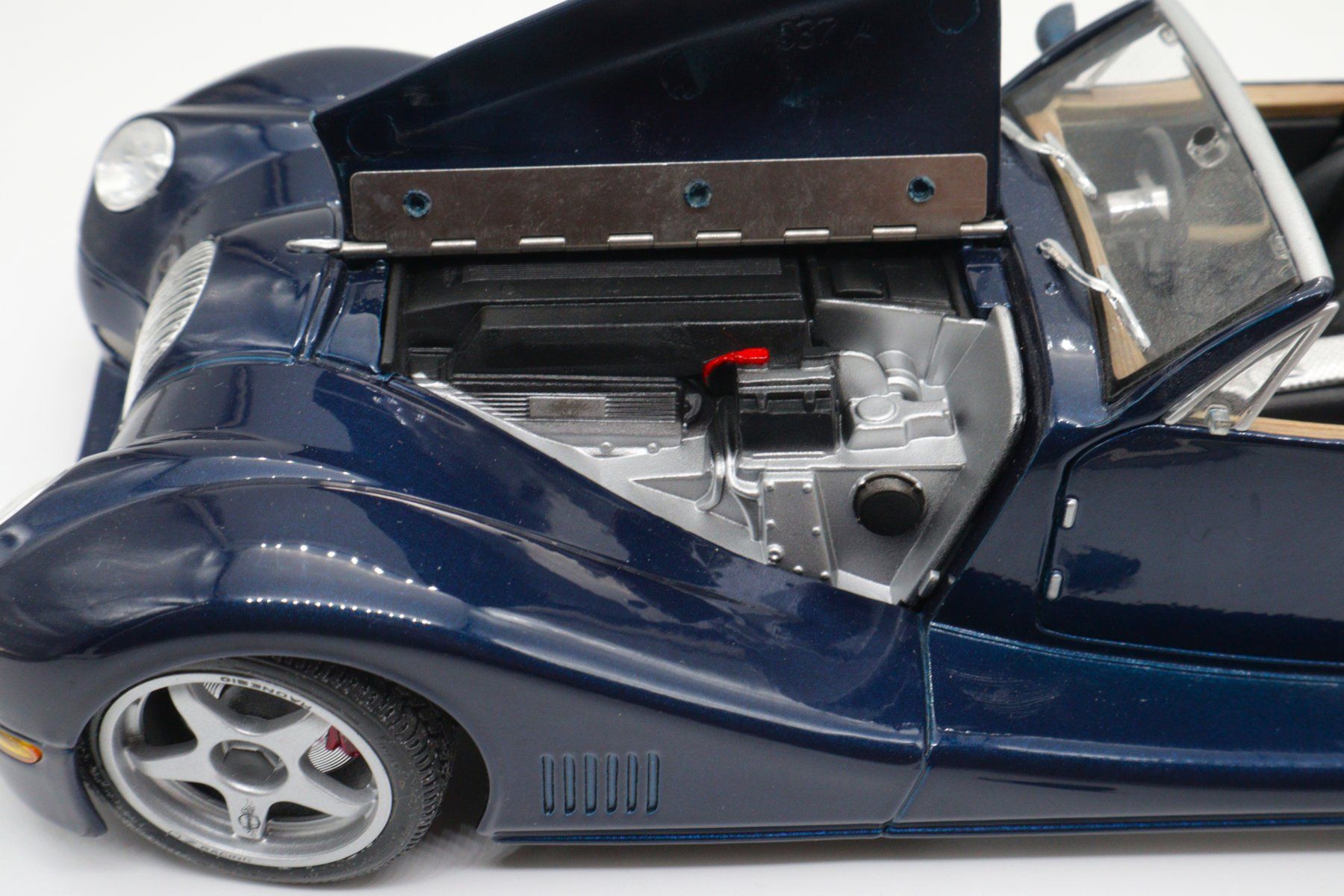 Bburago Modellini d'auto: Bburago Morgan Aero 1/18 Modellauto – Usato da Volketswil venduto da brockipfannenstil 4