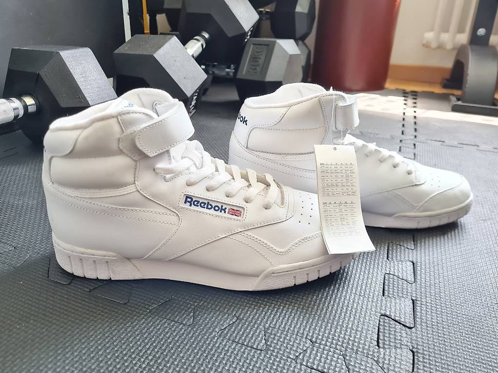 Scarpe da uomo: NEU Reebok Schuhe mit Etikette – Usato da Luzern venduto da SapientiaAeterna