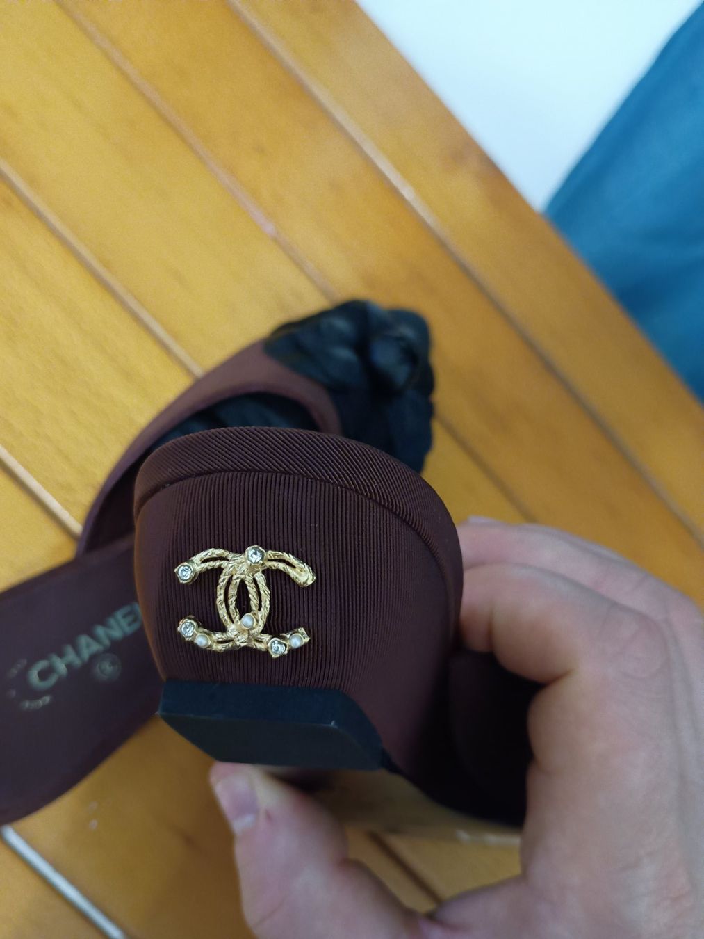 Chanel Scarpe da donna: Ciabatta Chanel bordeaux con fiocco – Nuovo (secondo la descrizione) da Chiasso venduto da marco704763 5