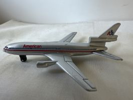 Matchbox Flugzeug DC-10 "American", Jahr 2000, guter Zustand