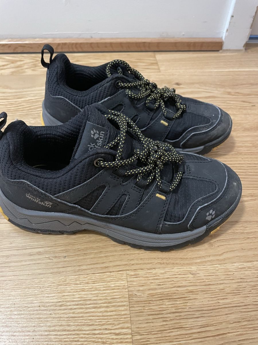 Jack Wolfskin Chaussures garçon: Wanderschuhe Grösse 35 – D'occasion à Bern par calana80 1