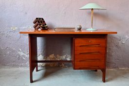 Bureau à tiroirs Edmondo Palutari pour Dassi en Teck ancien