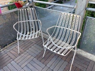 Stühle: Zwei Vintage Stühle weiss – Gebraucht aus Burgdorf von Jointler