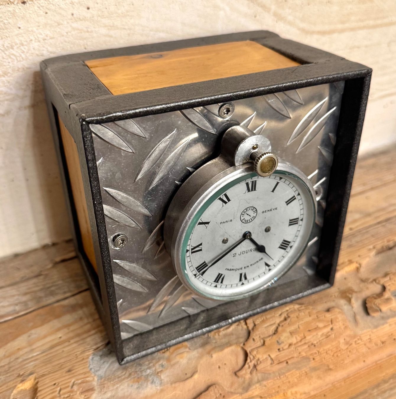 Jaeger-Lecoultre Uhren: BUGATTI Montre Tableau de Bord Type 35 Mécanique JAEGER – Gebraucht aus Jussy von LUXURY.OUTLET