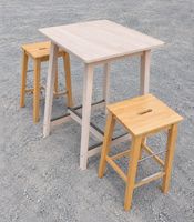 IKEA Bartisch inkl. 2 Barhocker neuwertig