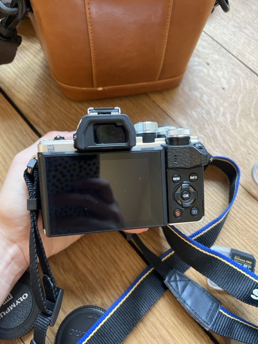 Olympus Fotocamera: Olympus OM-D E-M10 Kamera mit 14-42mm Objektiv – Nuovo (secondo la descrizione) da Winterthur venduto da lalalalala 6