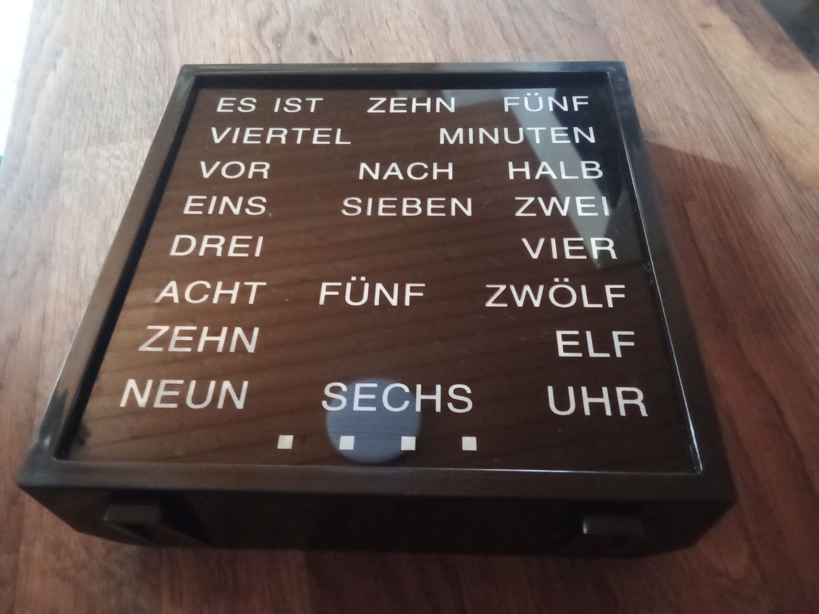 Uhren: Wortuhr – Gebraucht aus Erstfeld von Tomalov 1