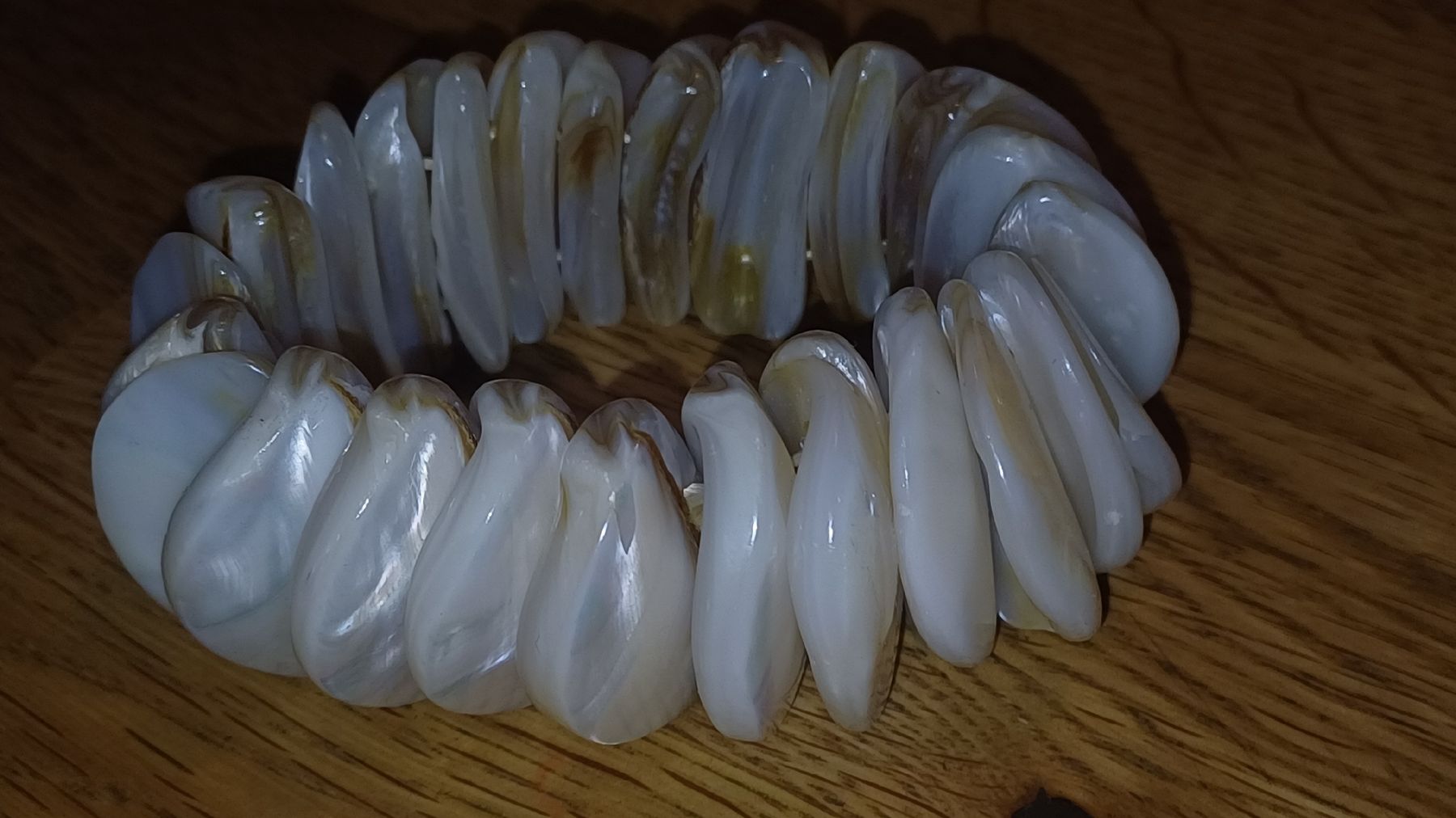 Catenine: Schöne weisse Pelmut Kette  – Usato da Flawil venduto da Pinkmalibu 5