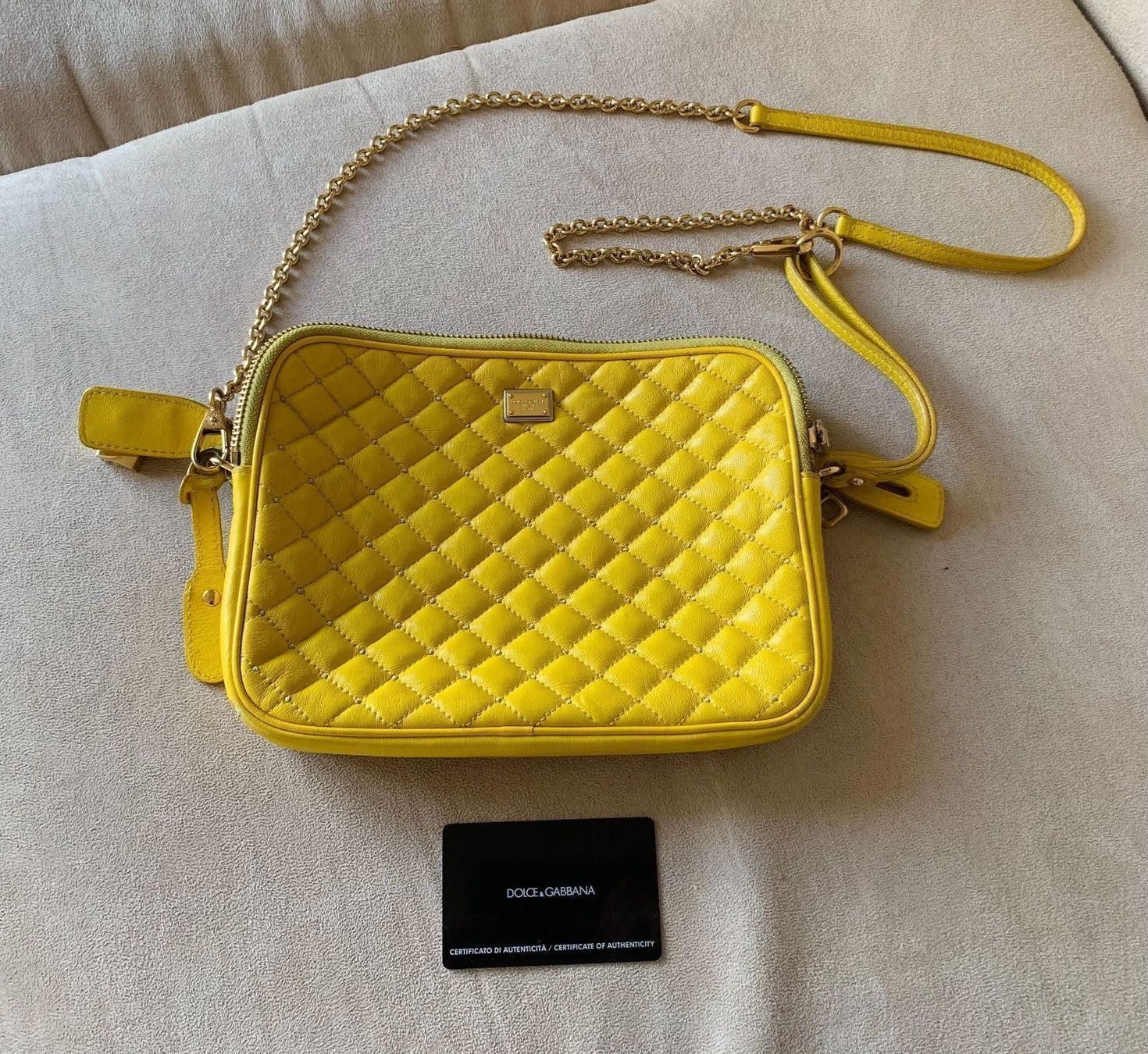 Dolce & Gabbana Borse da donna: DOLCE & GABBANA Crossbody Quilted Bag – Usato da Zürich venduto da Angela_Fashion_Lover 2