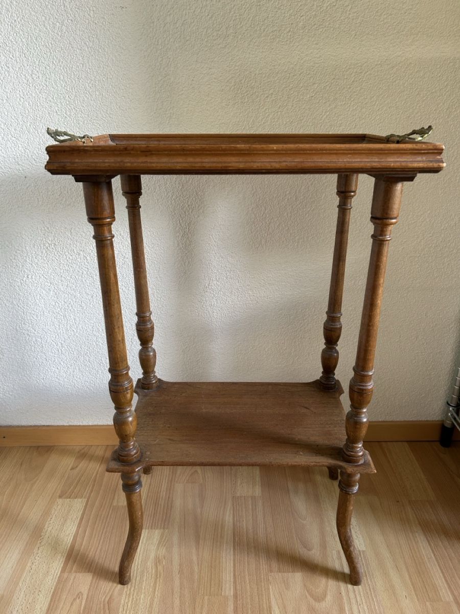 Nachttische: Serviertisch Holz – Gebraucht aus Zürich von .vivh