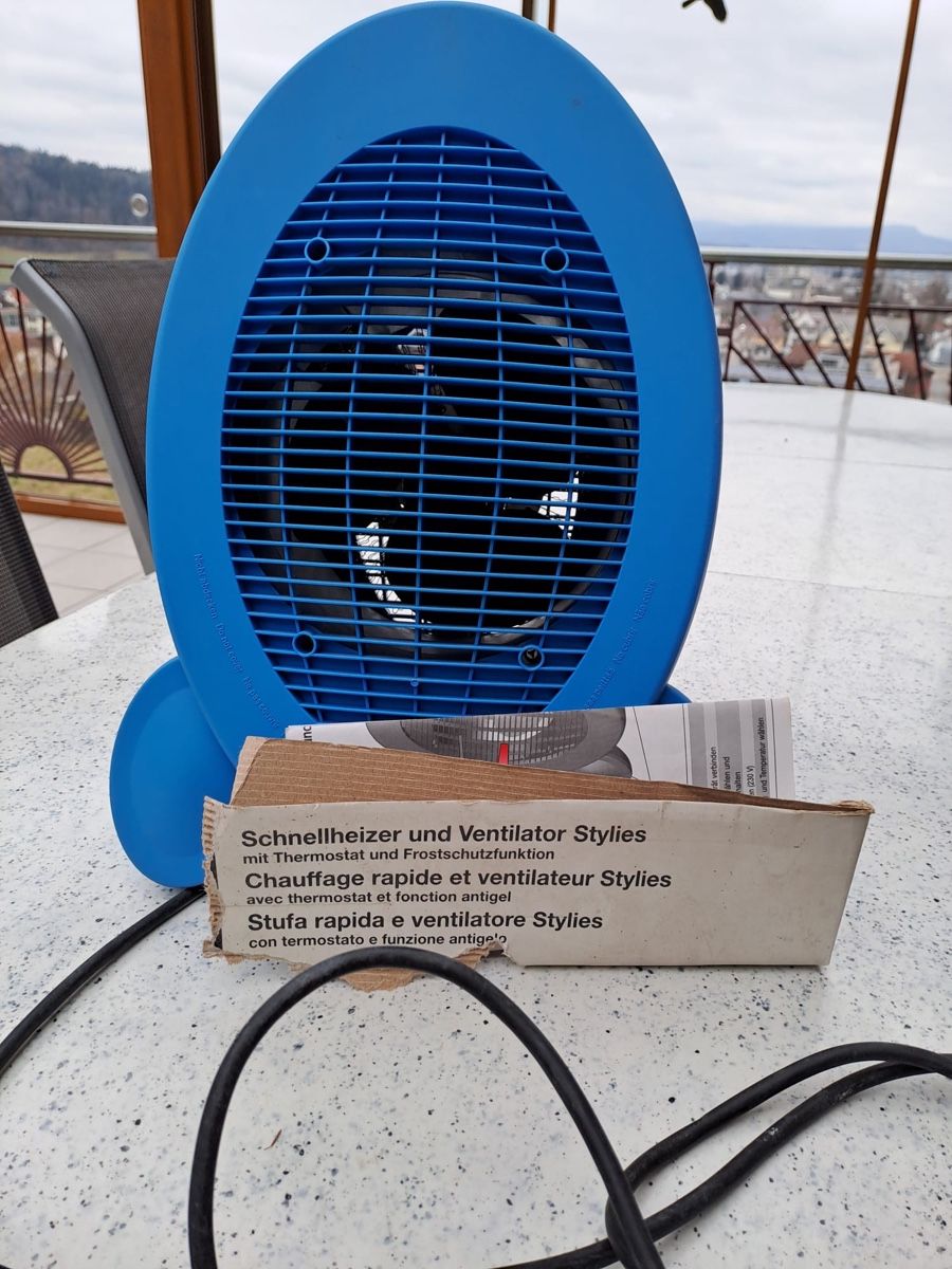 Radiatori: Stylies Heizlüfter/Ventilator blau – Usato da Bottenwil venduto da Guguseli014