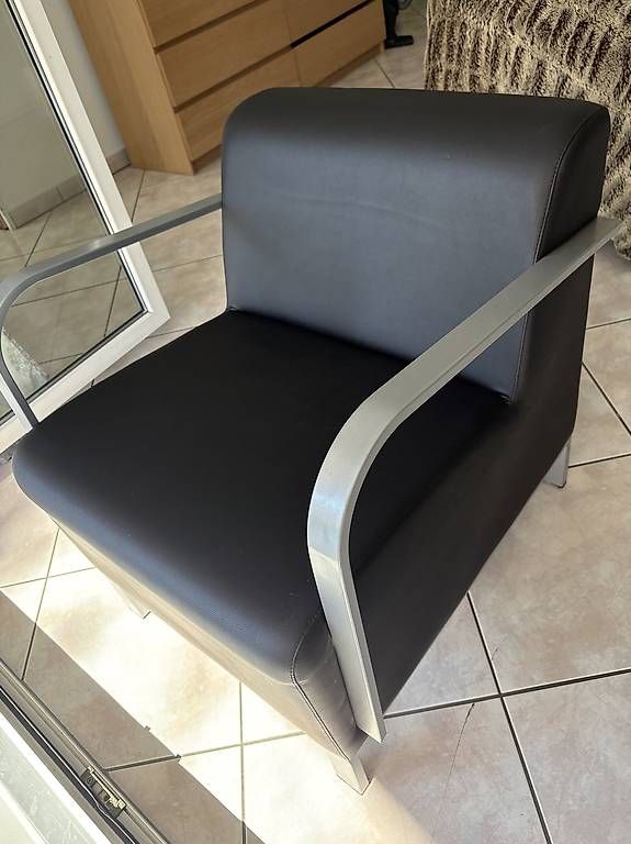 Poltrone: Fauteuil INCLASS noir – Usato da La Tour-de-Trême venduto da gan_5k85 2