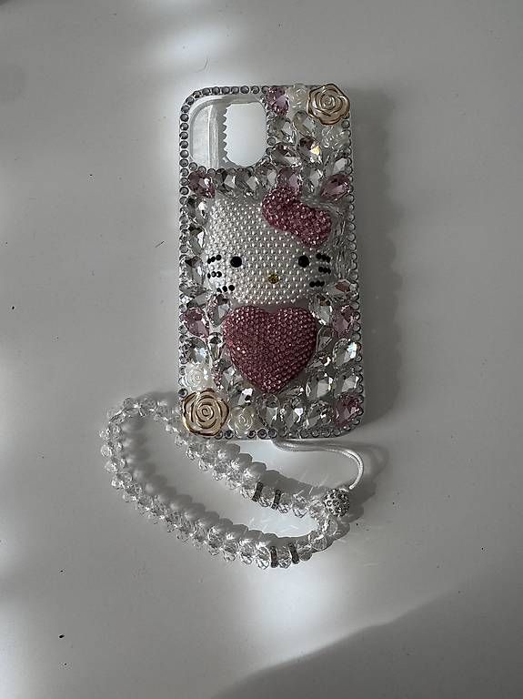 Cover & Protezioni schermo: Hello Kitty Handyhülle Iphone 15 – Usato da Schwadernau venduto da marilyn25 2