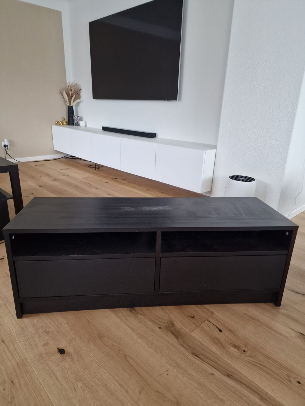 Ikea Mobili TV: Schwarzes Ikea TV-Möbel mit Schubladen – Usato da Hasle LU venduto da biberetime