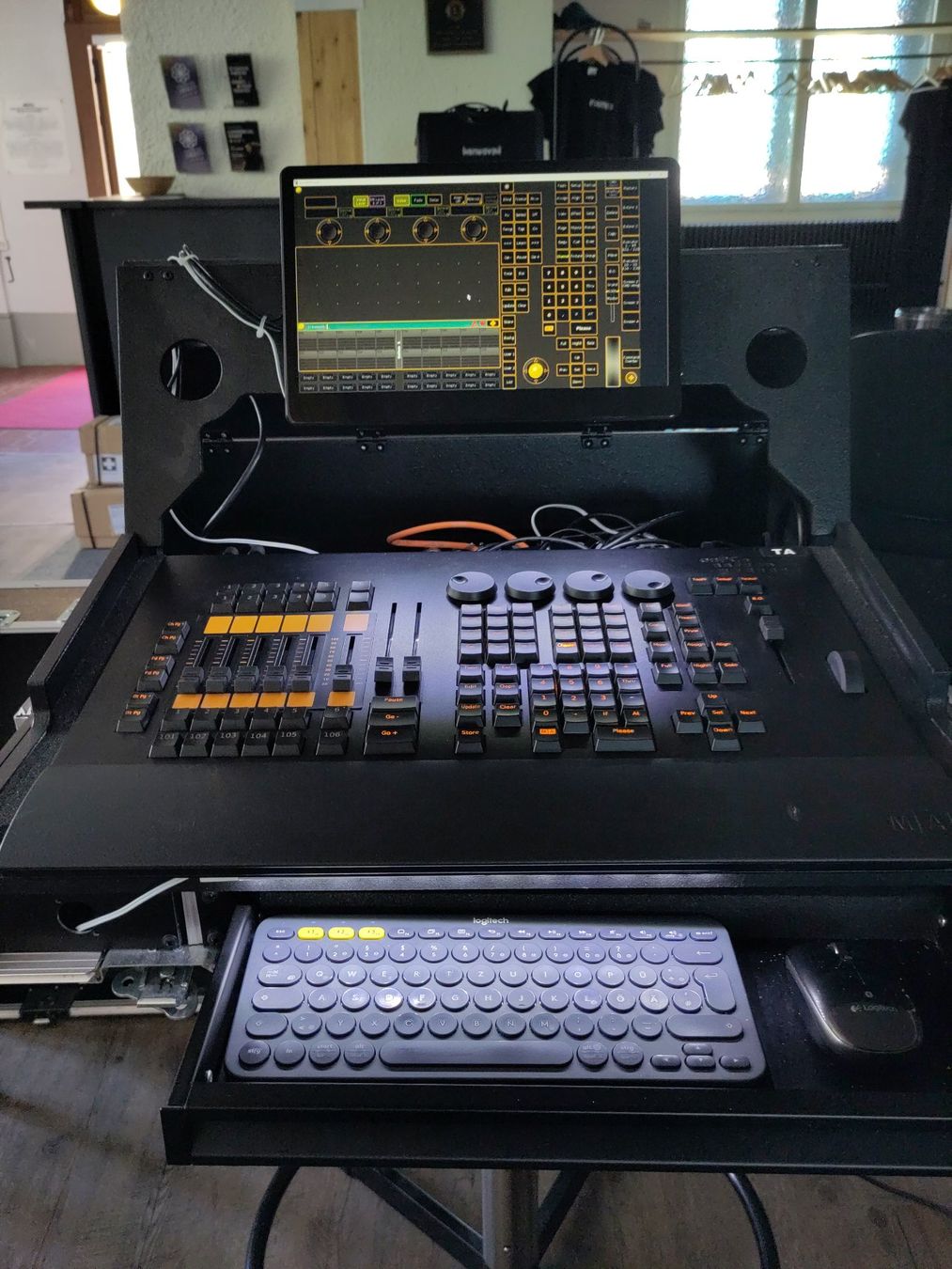 Steuerung: Console lumiere GrandMA 2 On Pc Command Wing + flight case – Gebraucht aus La Chaux-de-Fonds von JeanSeb 1