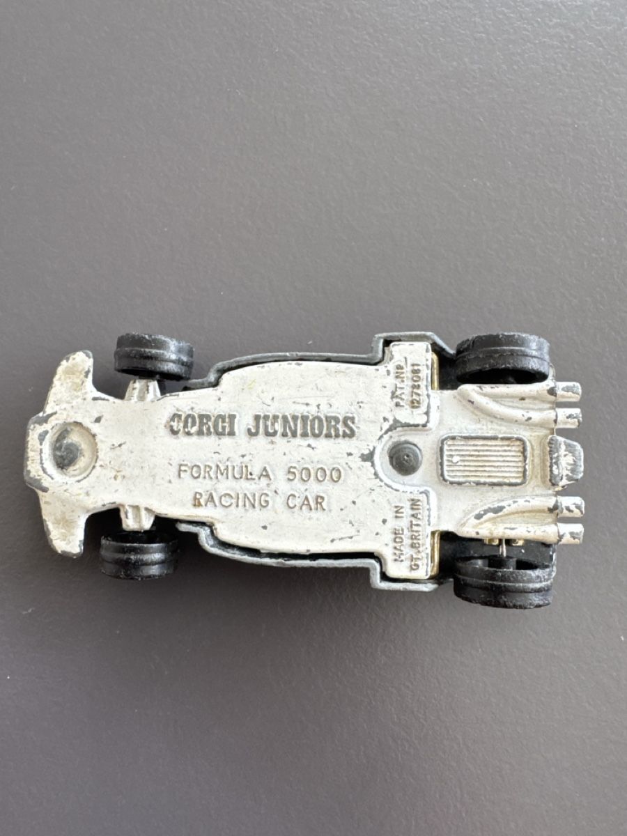 Jouets: Spielzeugauto Formel 1 schwarz mit Nummer 4 – D'occasion à Altdorf UR par pasgi1982 1