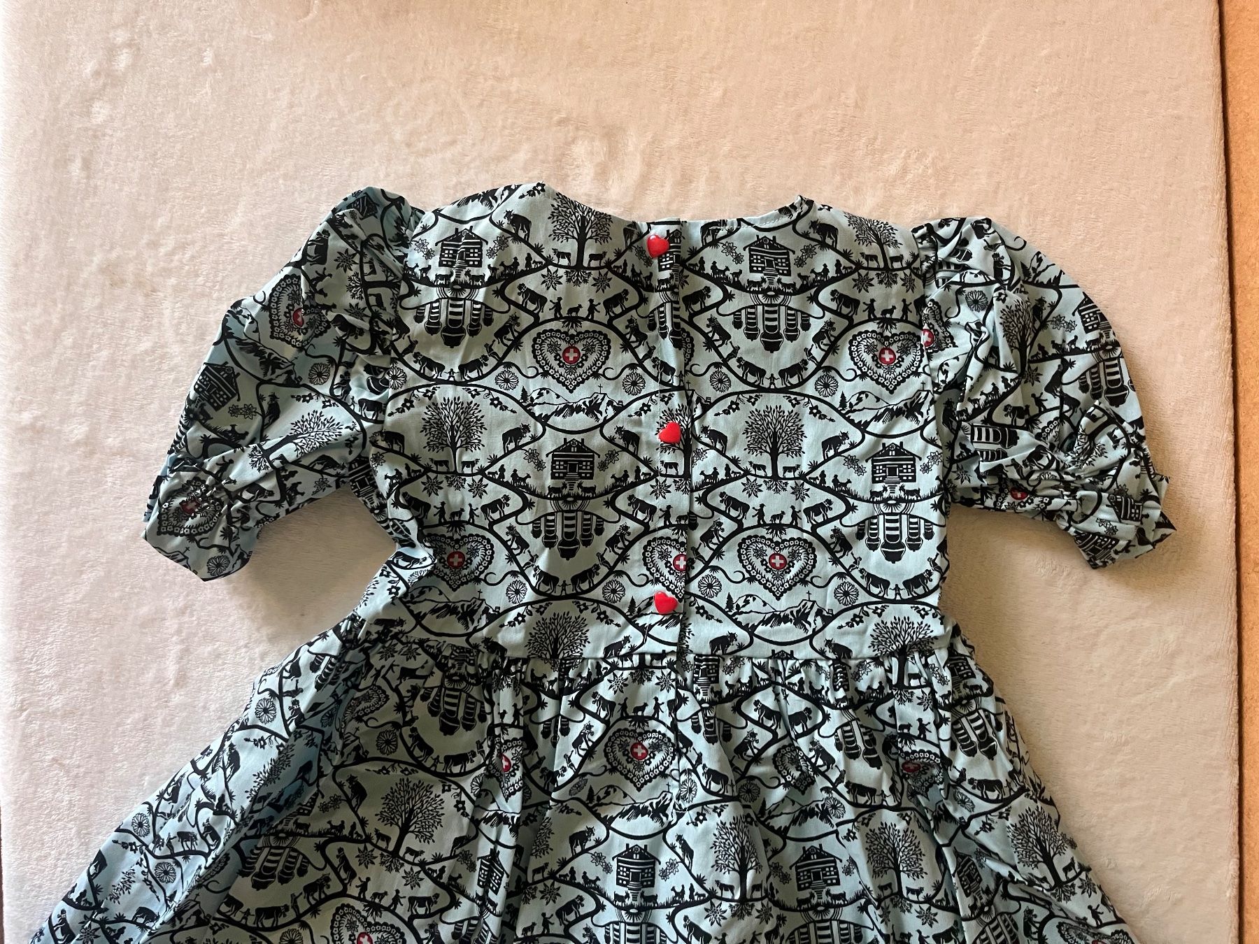 Vestiti & Gonne: 1 Kinderkleid selbst genäht – Nuovo e nell'imballaggio originale da Büsserach venduto da bor_s88m 1