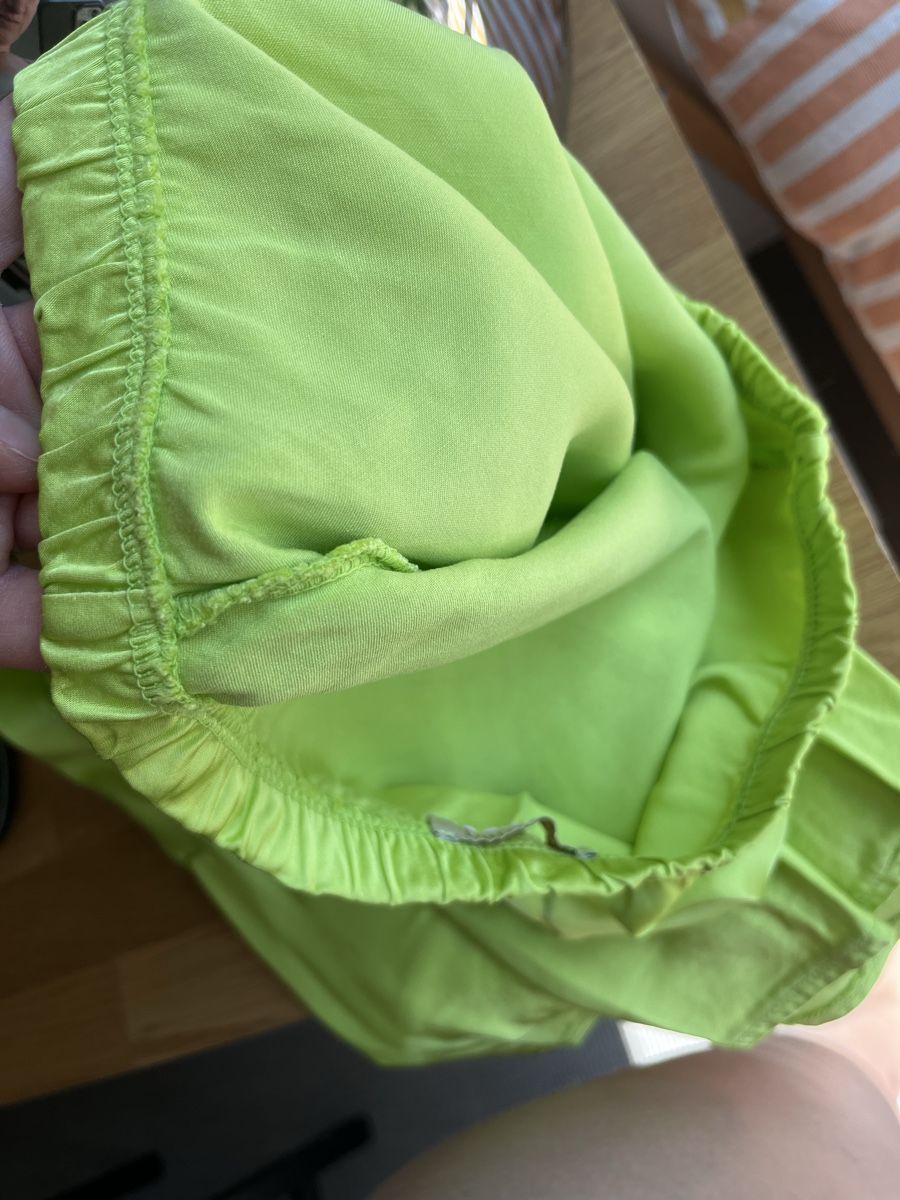 Gonne: Jupe longue verte en satin, Taille S – Usato da Hauterive NE venduto da Lipal 7