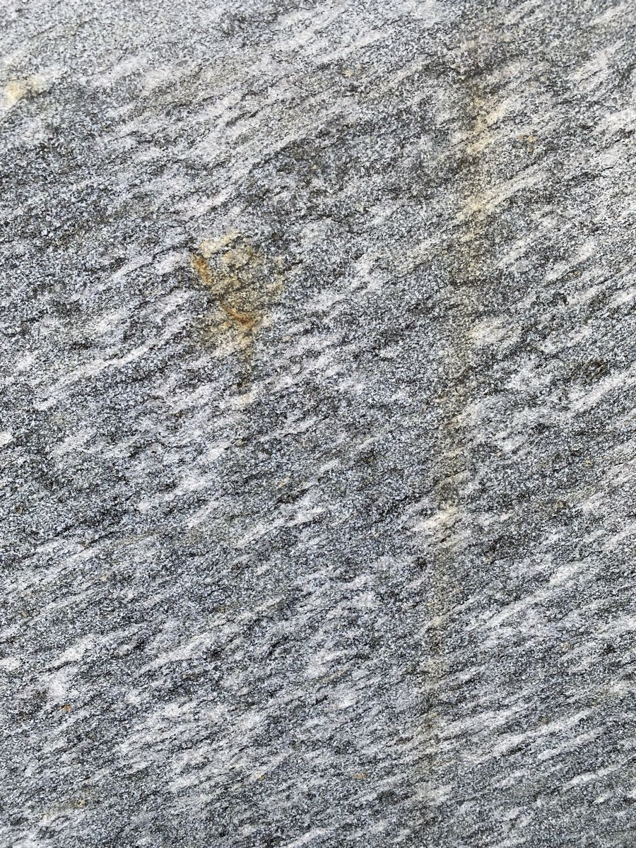 Piatti di portata: Granitplatte Tischplatte Gartentisch – Usato da Fischbach-Göslikon venduto da Moene 5