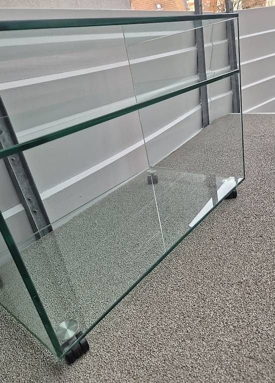 Scaffali: Glas Gestell mit Rollen – Usato da Niederweningen venduto da Blondie_99 1