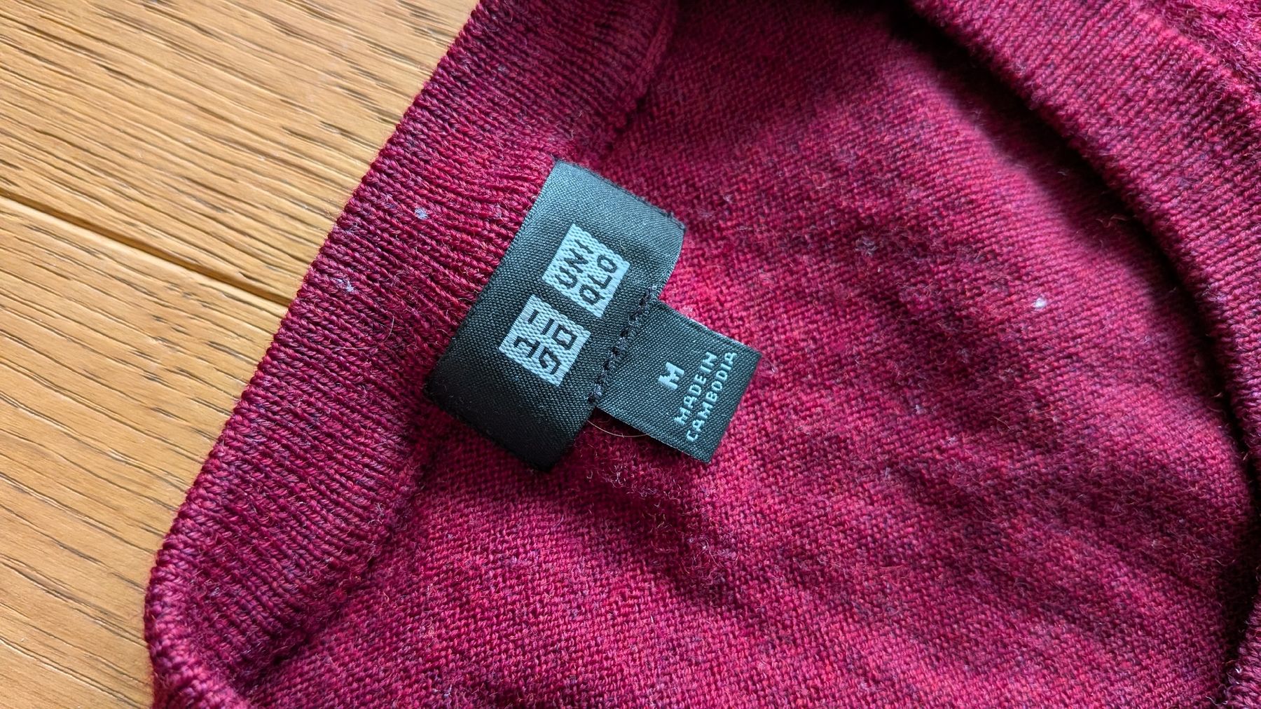 Uniqlo Maglioni & Felpe: Uniqlo Wollpulli Burgunderrot – Usato da Zürich venduto da broedl 1
