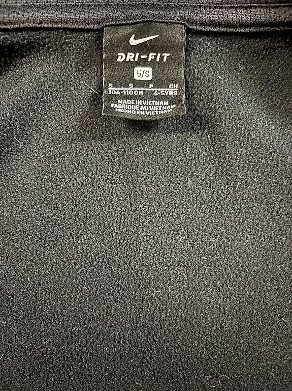 Nike Giacche: Nike Sport Jacke 104-110 – Usato da Regensdorf venduto da Piritatti 2